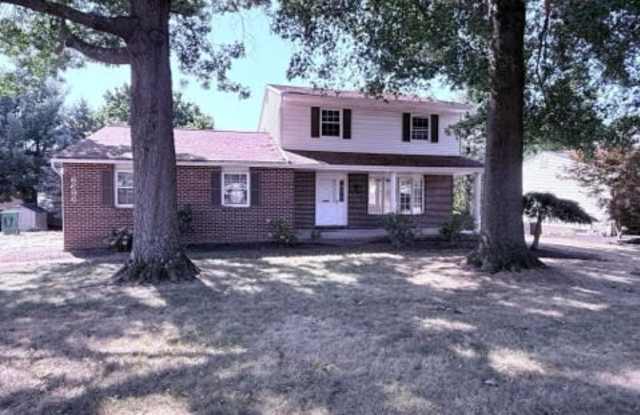 6686 Hythe Street Northwest photos photos