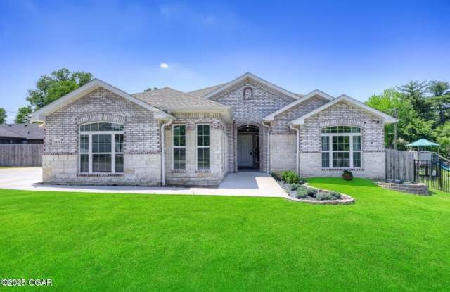 1020 S Florida Avenue - 1020 South Florida Avenue, Joplin, MO 64801