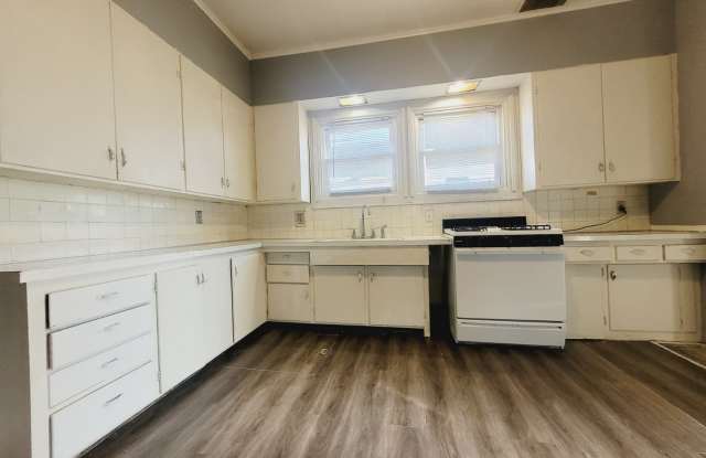 412 E Yund St photos photos