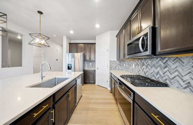 Spacious 3BR House in Castle Rock Gallery 4
