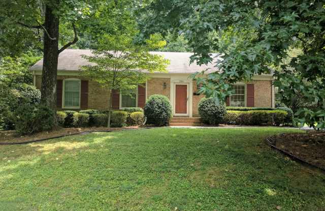5243 Glenbrier Dr - 5243 Glenbrier Drive, Charlotte, NC 28212