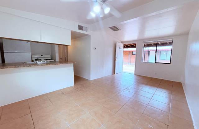 1644 North Beverly Avenue photos photos
