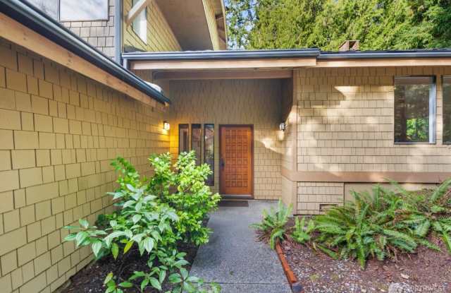 Spacious Home on Private 0.80-Acre Lot in Winterwood Estates Gallery 1