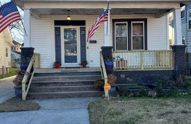 Beautiful Craftsman Home/ Special offer: half off the first month's rent. photos photos