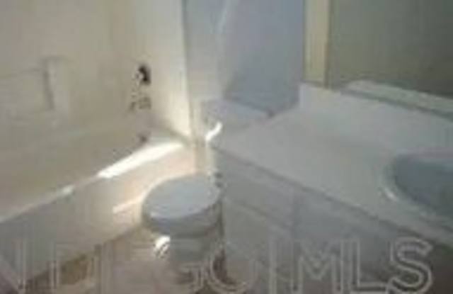1356 Nicolette Gallery 4
