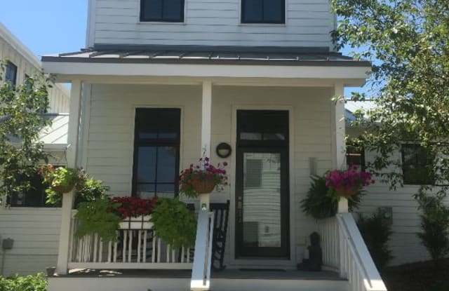 715 Caniglia Plz - 715 Caniglia Plz, Omaha, NE 68108