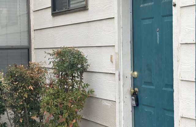 44466 E 15th  E. Street photos photos