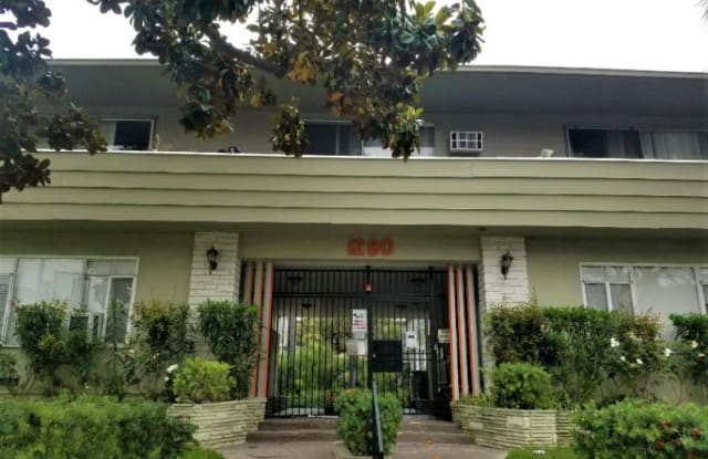 1280 N Laurel Ave 2nd Fl - 1280 N Laurel Ave, West Hollywood, CA 90046