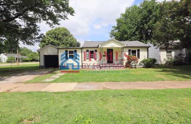 Three Bedroom House | Large Backyard photos photos