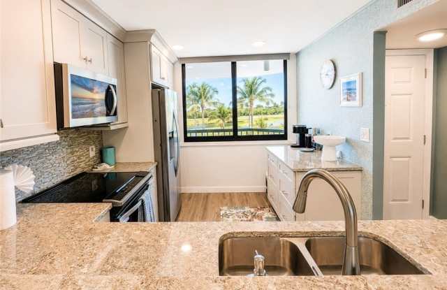 4203 Bay Beach Lane Gallery 4