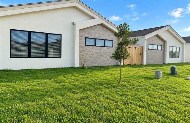2701 Brownjay Road Gallery 2