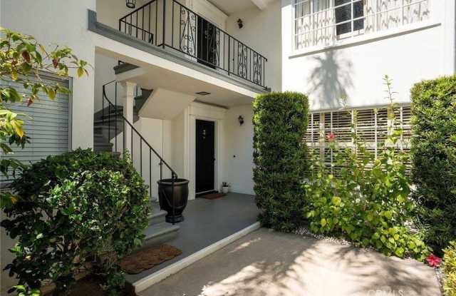 681 South Orange Grove Boulevard Gallery 2