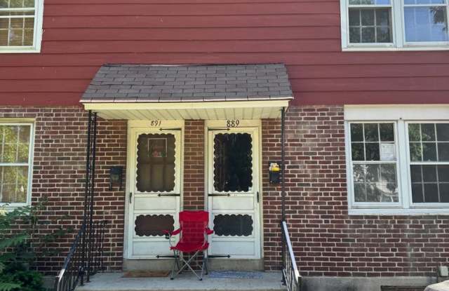 2 Bedroom 1 Bath Duplex - York Pa - 889 Fahs Street, York, PA 17404