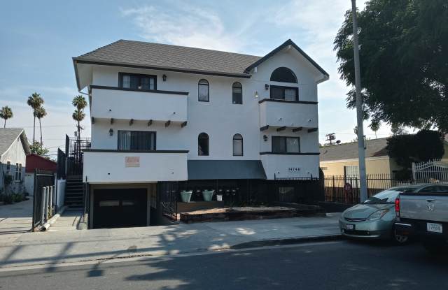 14746 Delano Street - 14746 Delano Street, Los Angeles, CA 91411
