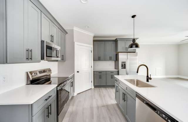 439 Roanoke Roa - 101 Gallery 2