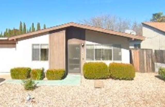 2 bedroom 1 bath Home in Sierra Bonita - Must be 55 or older Gallery 1