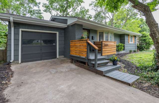 Fully Furnished 4BR Home with Fenced Yard photos photos