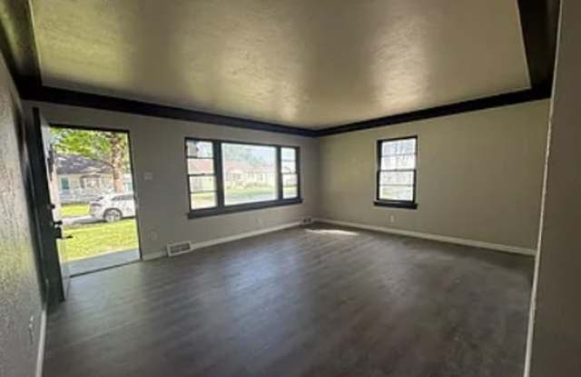For Lease Gallery 4