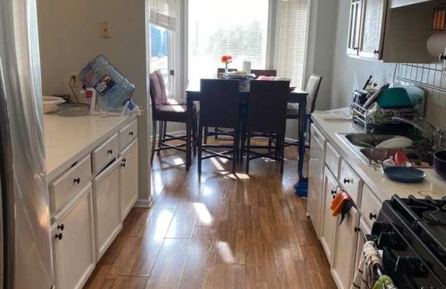 1657 Harding Circle Gallery 3