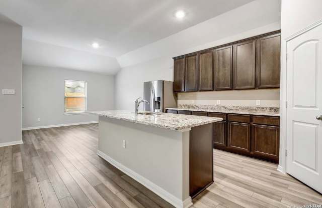 9122 Bennett Forest Gallery 4