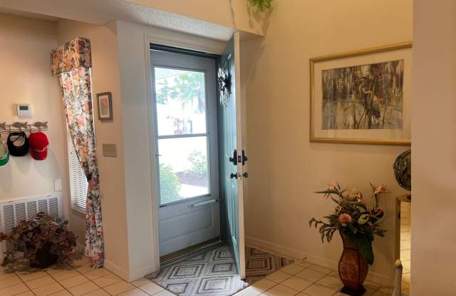NEWLY LISTED 2BD/2BA/2CG Villa Gallery 4