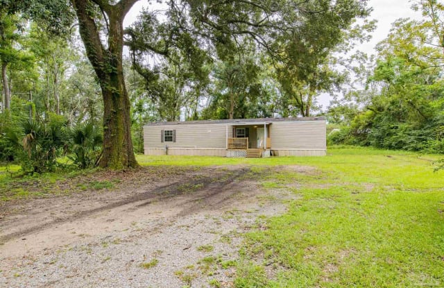 103 1/2 Cherokee Trl - 103 1/2 Cherokee Trl, Myrtle Grove, FL 32506