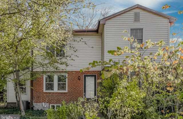 6537 BRADDOCK ROAD Gallery 2