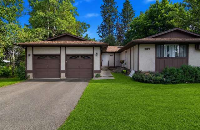 Spacious 4-Bedroom duplex Near EWU – Cheney, WA photos photos
