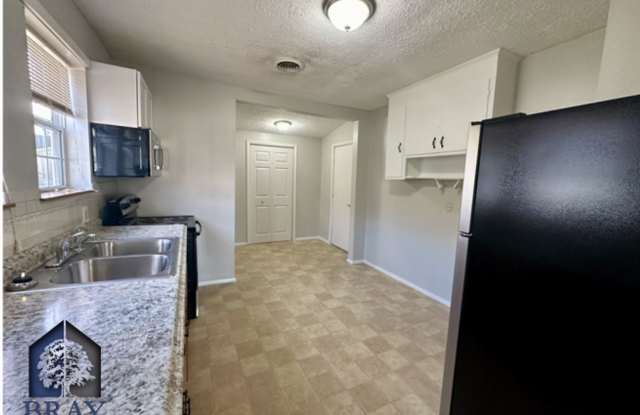 2BR Kingsport Cottage Gallery 4