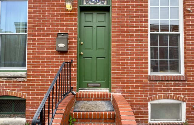 Charming 2 Bedroom/1 Bathroom Townhome with Deck and Parking Pad in South Baltimore! photos photos