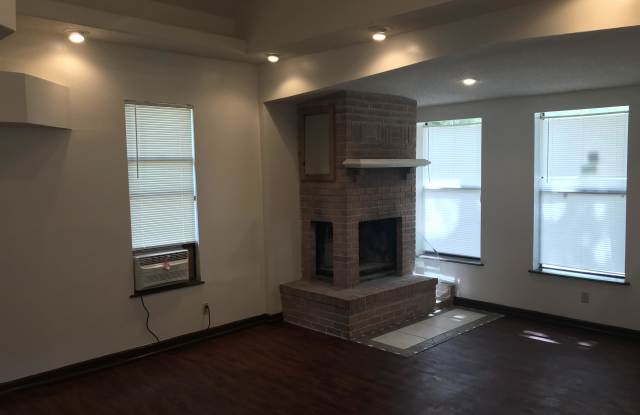 1815 W 11th St. Gallery 3
