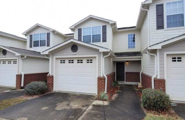803 Majestic Drive: MOVE-IN SPECIAL: HALF OFF YOUR FIRST FULL MONTH’S RENT! photos photos