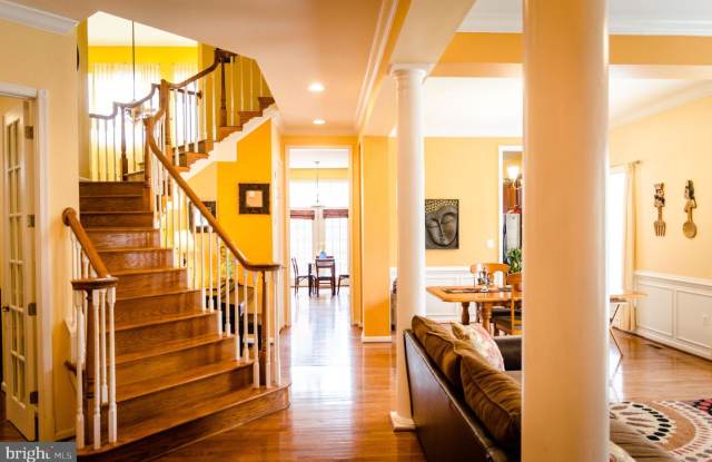 2438 CYPRESS GREEN LN Gallery 3