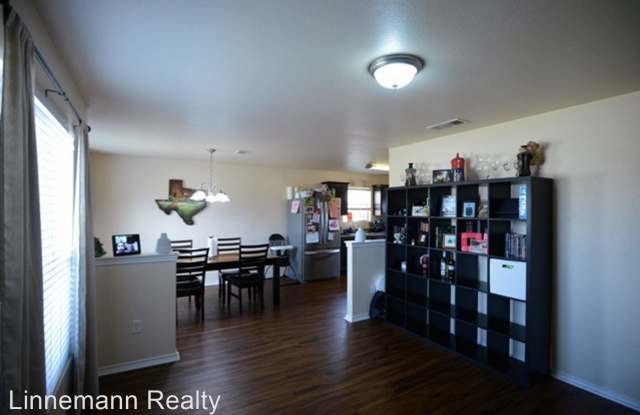 4904 Screaming Eagle Circle Gallery 2