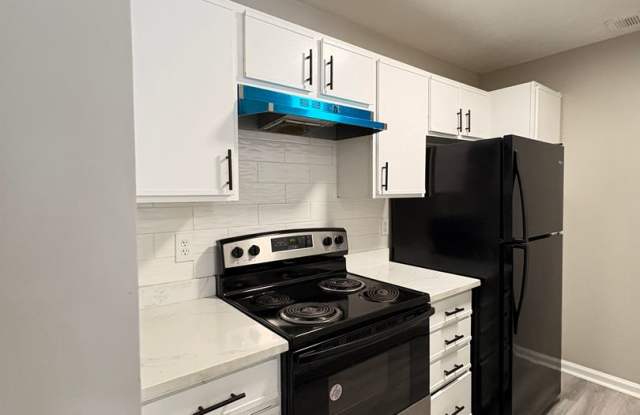 Discover the Best of Lawrence Living at Bellagio Living ⅡI - Your Oasis of Comfort and Convenience! photos photos