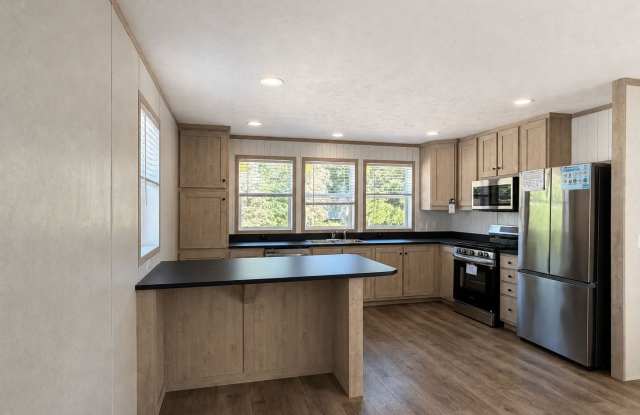4052 Underwood Lane Gallery 2