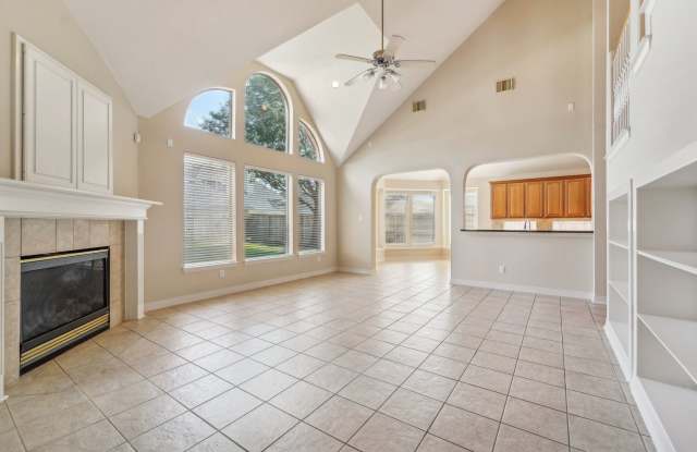AFFORDABLE HOME IN GATED SUBDIVISION WITH RESORT-LIKE AMENITIES! - 12414 Calico Falls Lane, Harris County, TX 77041