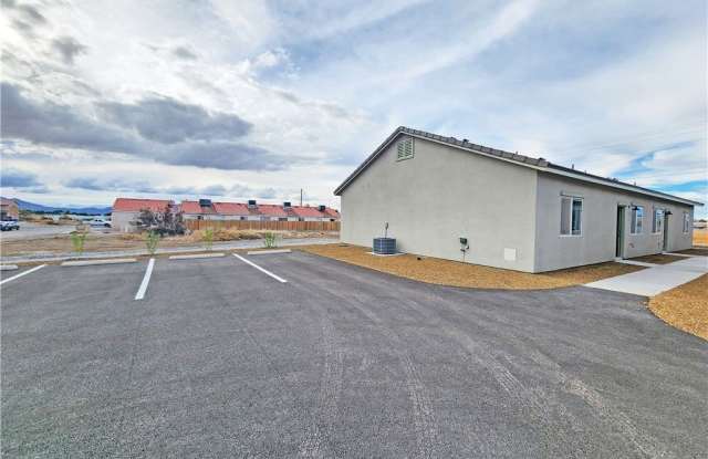 1340 E Arrowhead Street Gallery 2