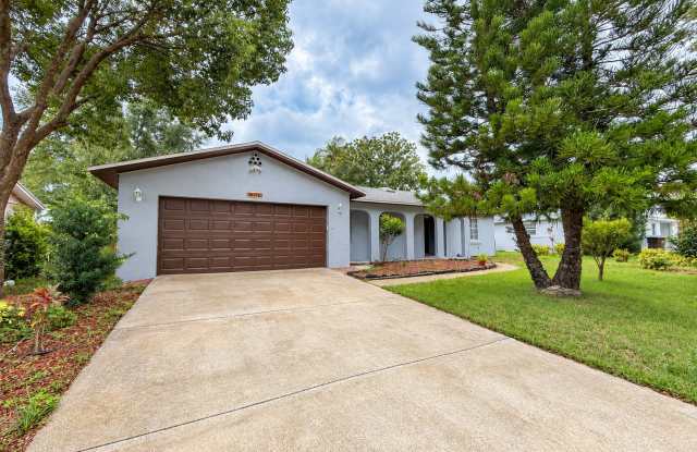 Englewood Park 3 bedroom, 2 bath available now! Gallery 1