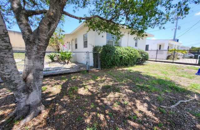 640 NW 77th St photos photos