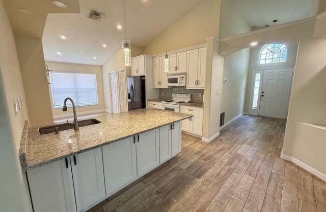 1221 Singleton Circle Gallery 3