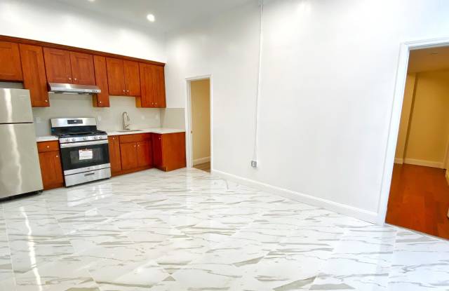 2589 San Bruno Avenue Gallery 2