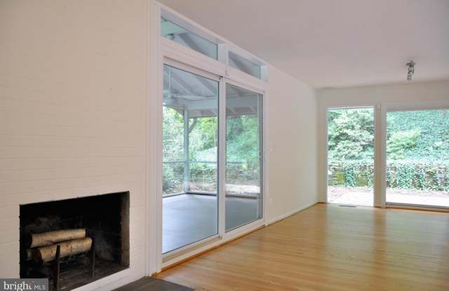 7002 BROXBURN DRIVE Gallery 4