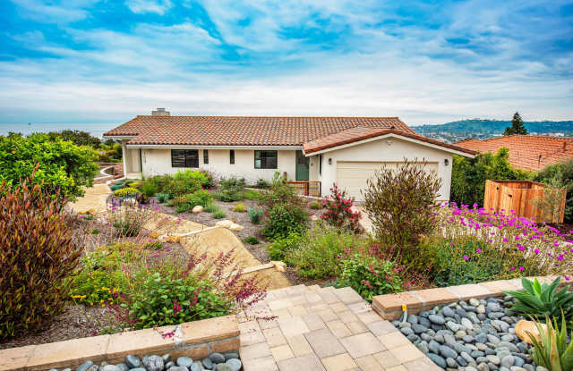 Exquisite Riviera Retreat w/ Ocean View Gallery 3
