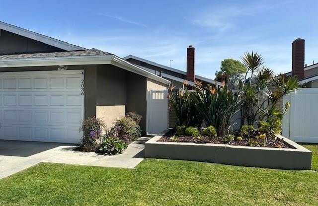 2036 Fullerton Avenue - 2036 Fullerton Avenue, Costa Mesa, CA 92627