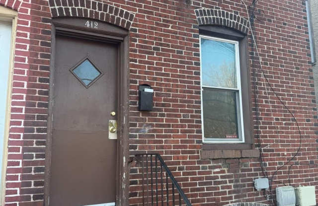 412 E OAK Street photos photos