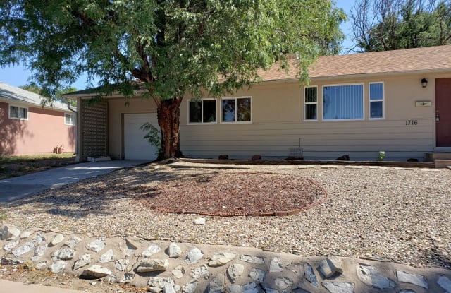 1716 Zuni Rd - 1716 Zuni Road, Pueblo, CO 81001