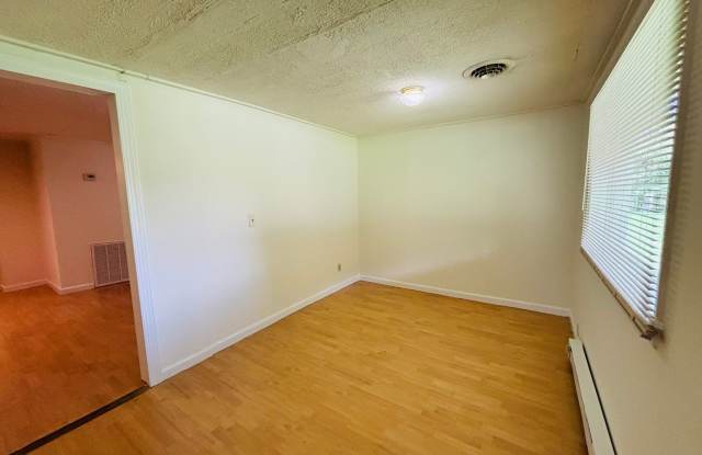 4 Bedroom 2.5 Bath House Gallery 3