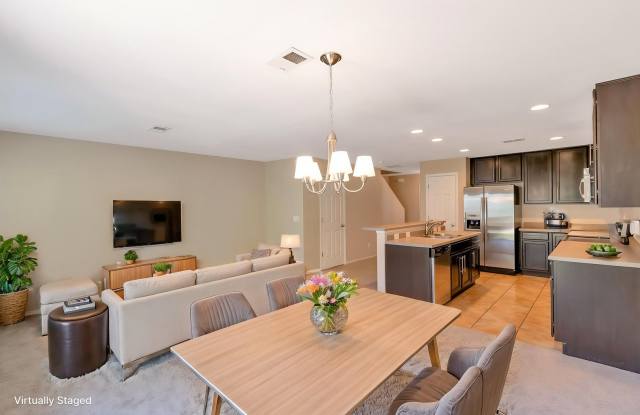 Green Valley Ranch 3BR | Walk-In Closet | Washer/Dryer | Reserved Parking Gallery 3