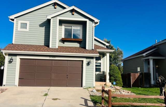 4BR Fountain Beauty! Finished Basement, Fire Pit, RV Parking & More! Gallery 1